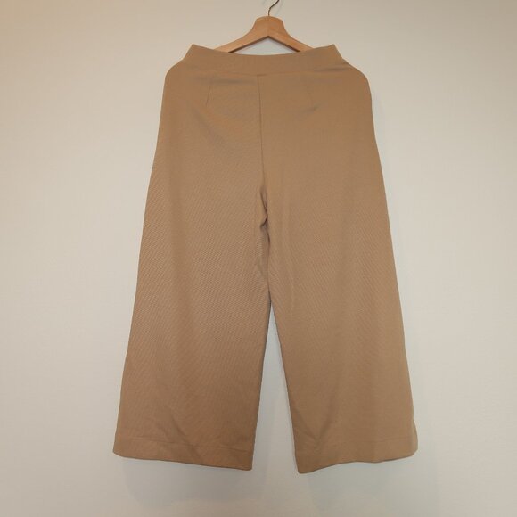 Uniqlo Wide Leg Pants - Picture 7 of 8